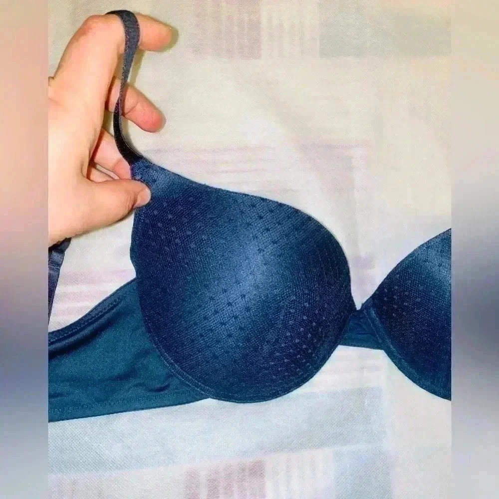 💥Deep Navy Blue 💥 Brand  New No tags Beautiful Bra💥